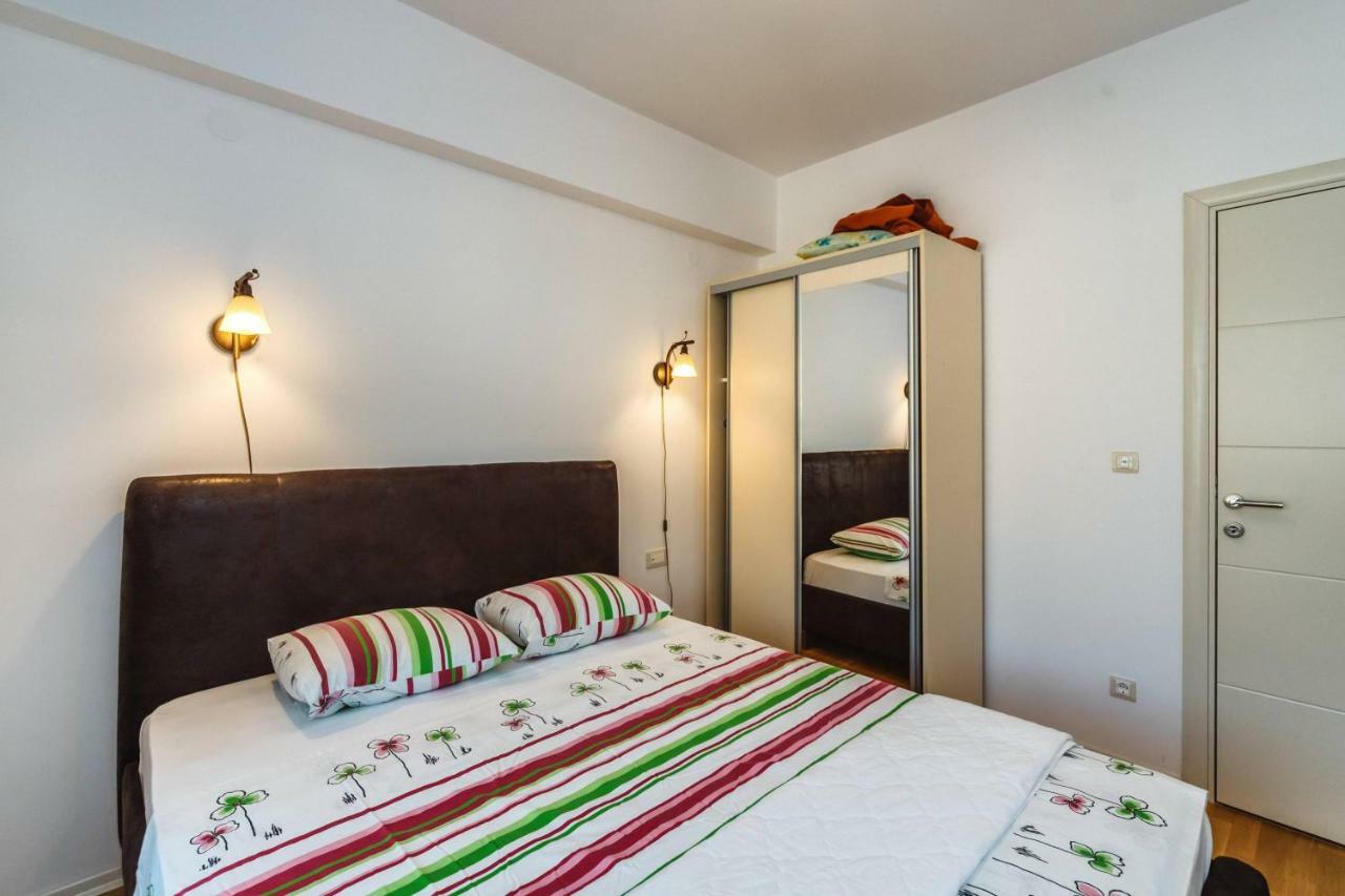 Harmonia Apartment *